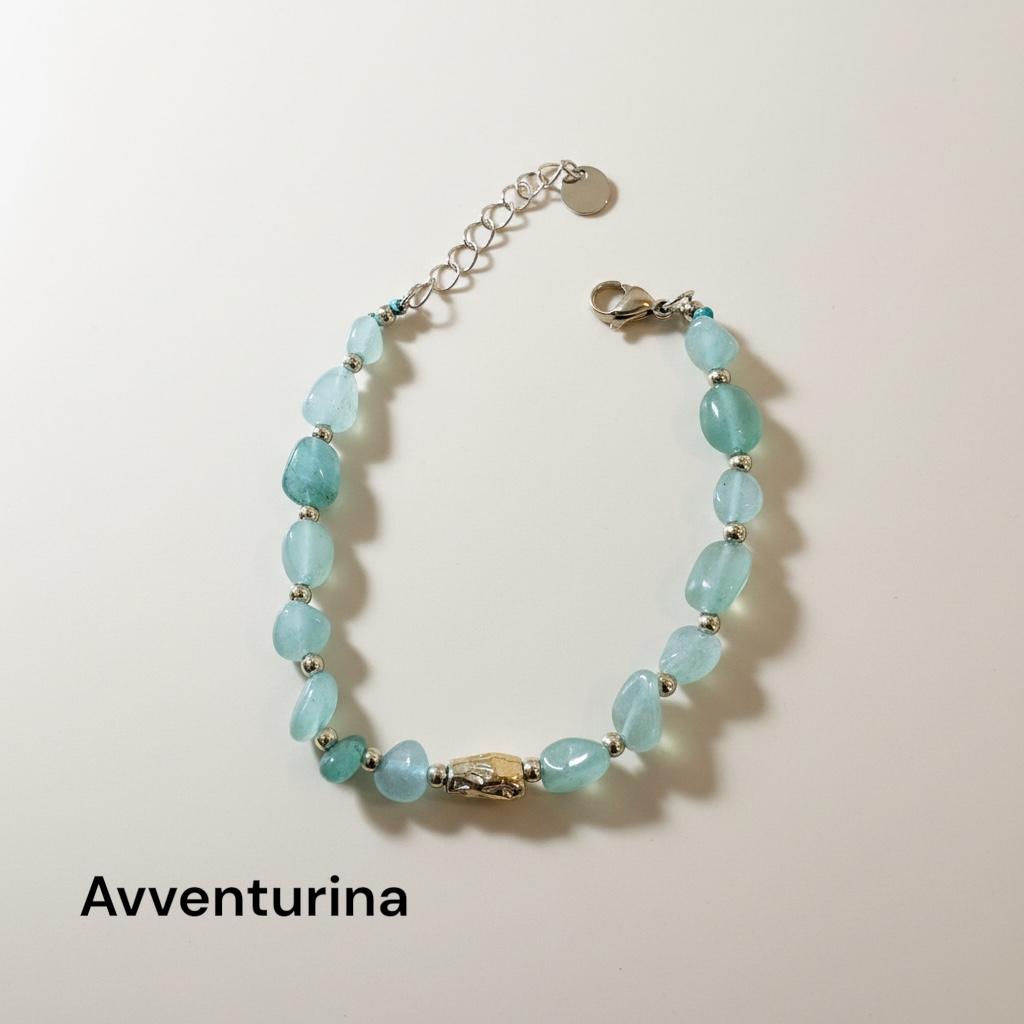 Bracciale con perle di pietra dura, vetro e cordino in lurex "Blush"