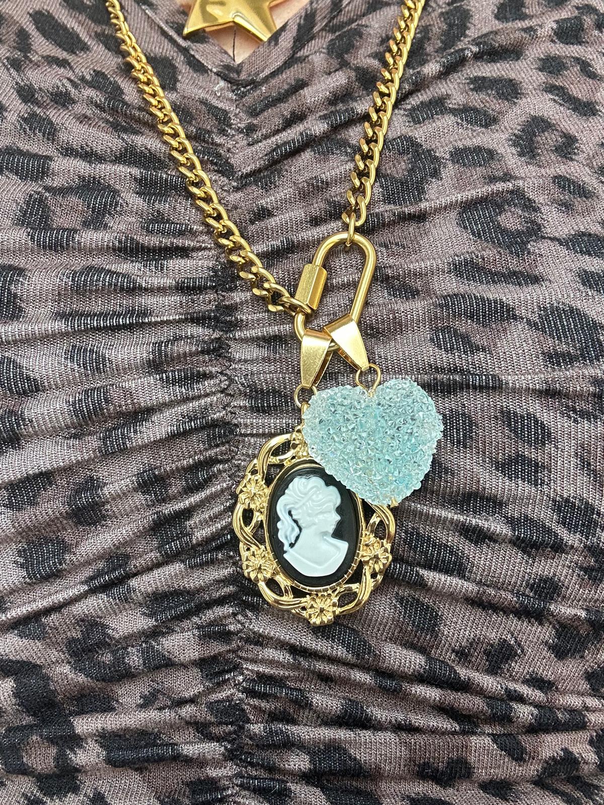 Ciondolo in acciaio inossidabile placcato oro 18K "Cameo Black"