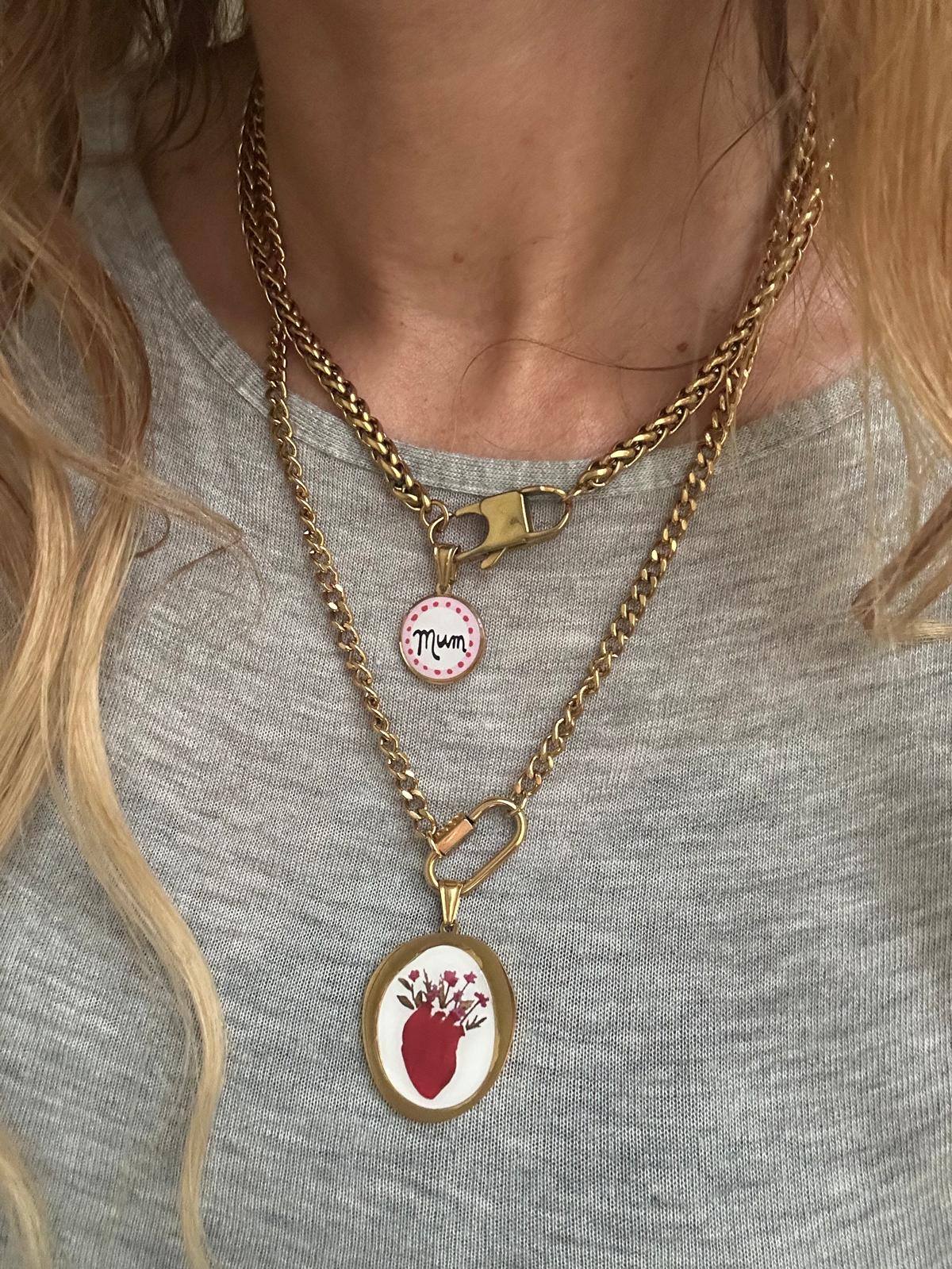 Ciondolo in acciaio inossidabile e resina "Cuore Anatomico"