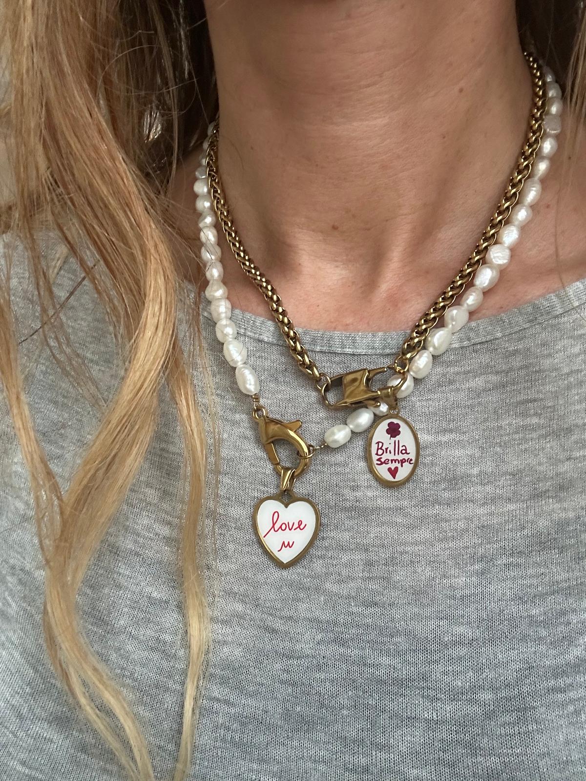 Ciondolo smaltato in acciaio inossidabile placcato oro 18K "Brilla Sempre"