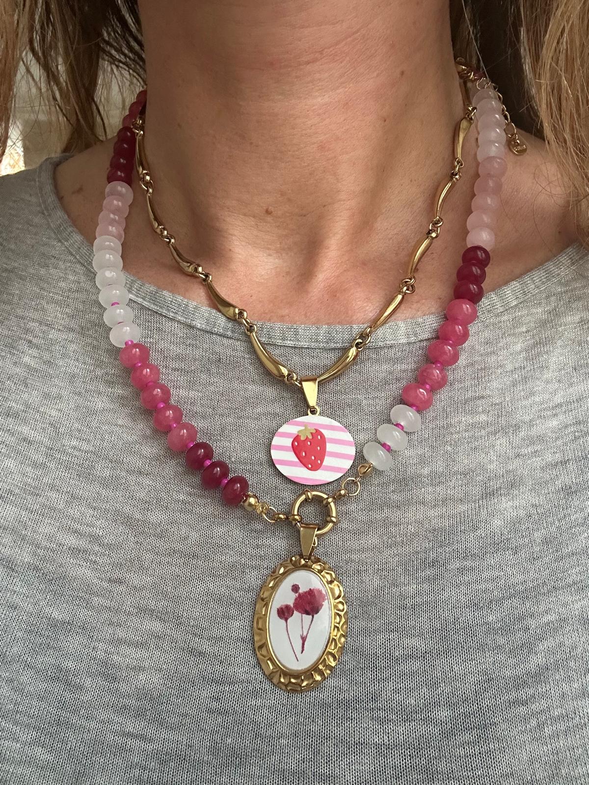 Ciondolo smaltato in acciaio inossidabile placcato oro 18K "Fragola"