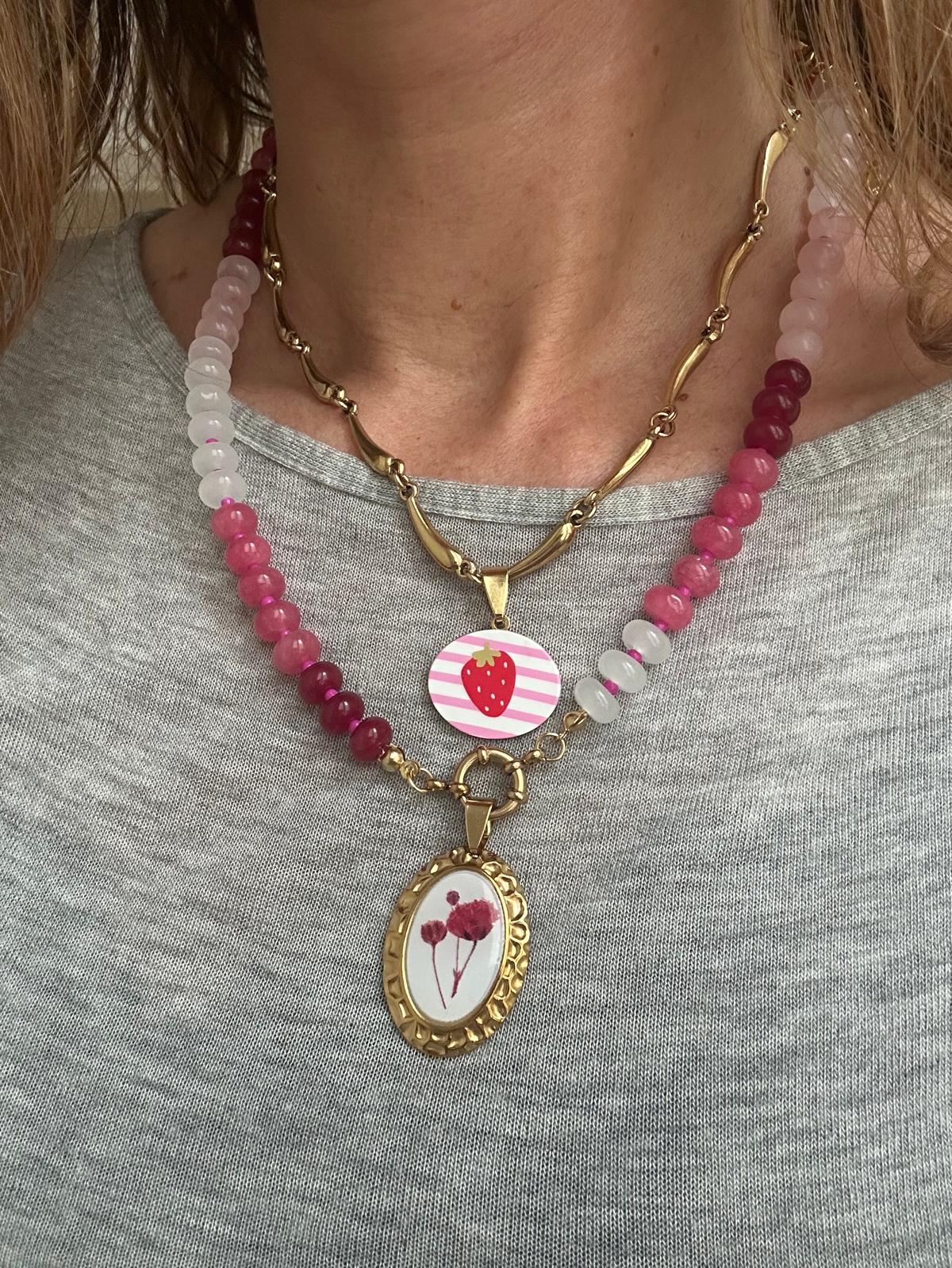 Ciondolo smaltato in acciaio inossidabile placcato oro 18K "Fragola"