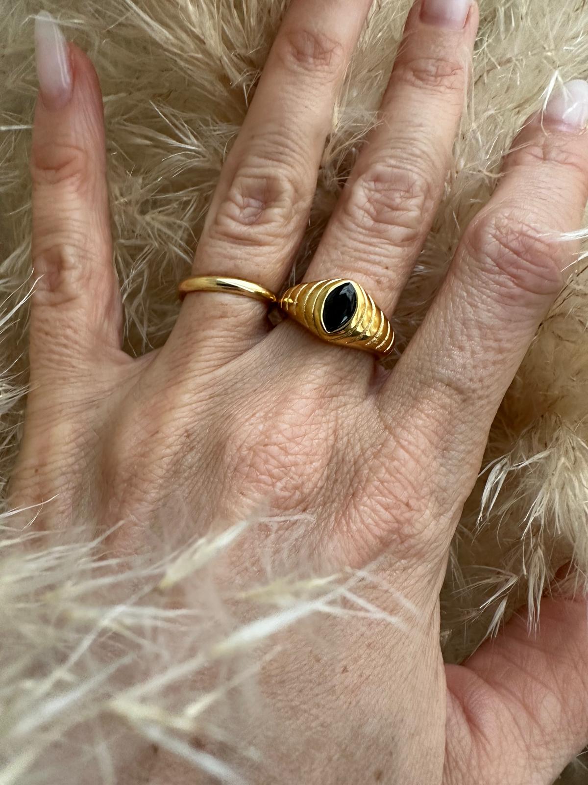 Anello in acciaio inossidabile e zircone anallergico e waterproof "Carmilla"