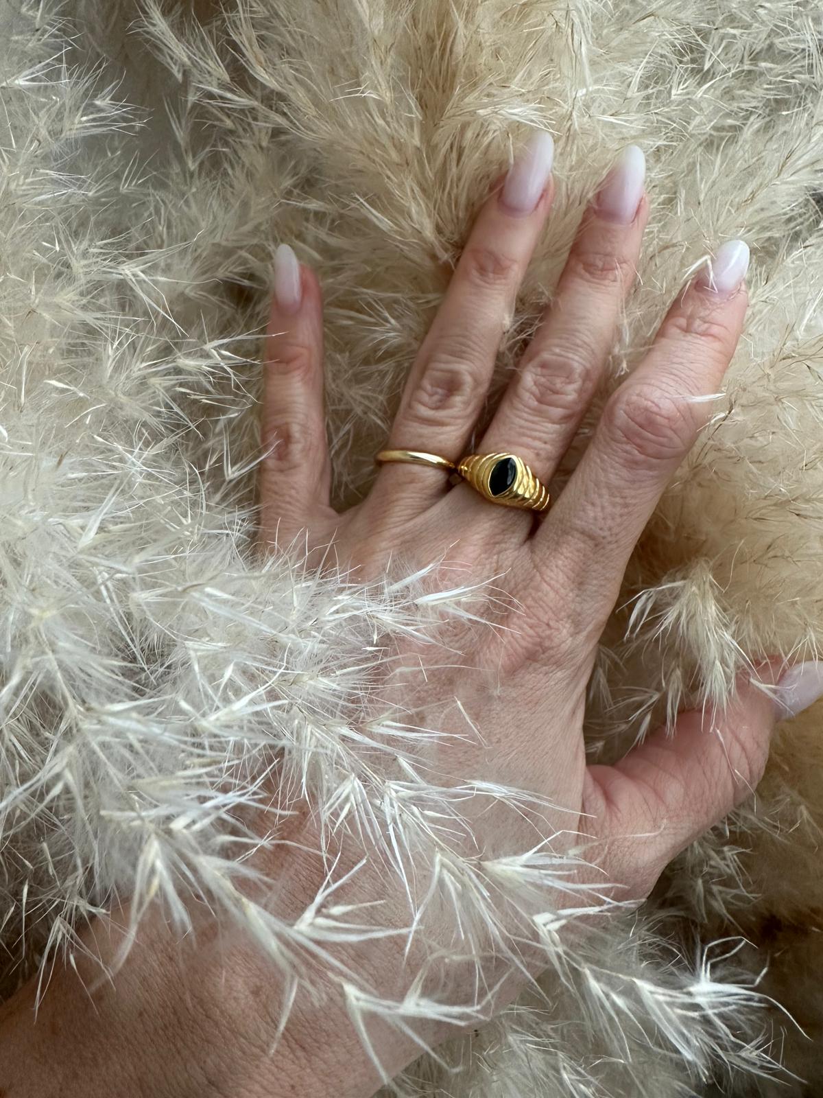 Anello in acciaio inossidabile e zircone anallergico e waterproof "Carmilla"