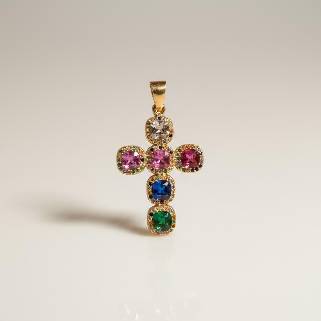 Ciondolo in acciaio inossidabile placcato oro 18k e zirconi "Maddalena"