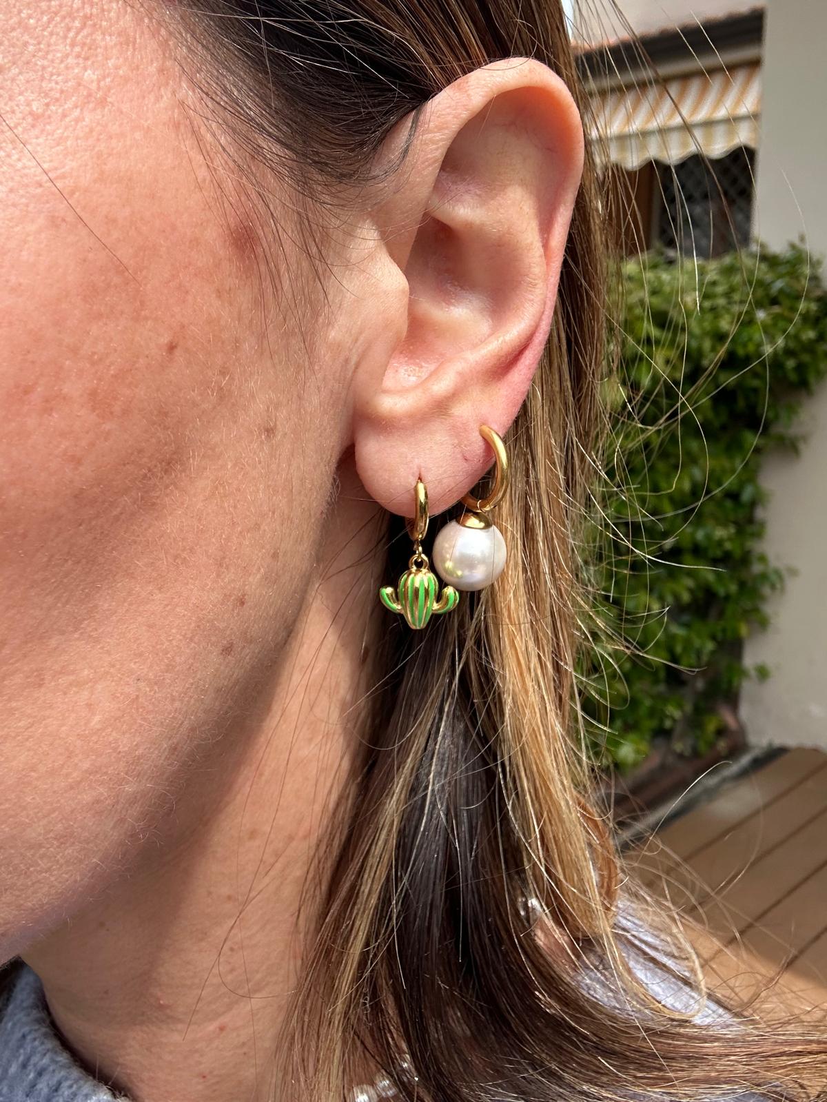 Orecchini in acciaio inossidabile anallergici e waterproof placcati oro 18K "Cactus"