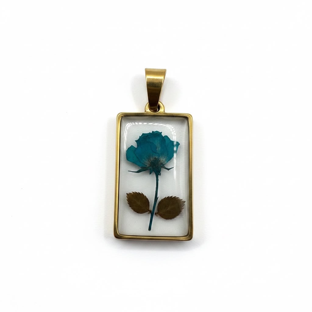 Ciondolo in acciaio inossidabile resina e fiori secchi placcato oro 18K "Ninfa"