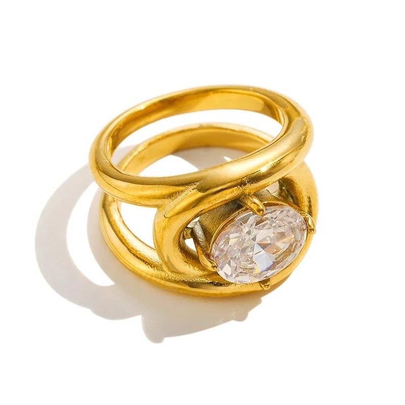 Anello in acciaio inossidabile e zircone anallergico e waterproof "Attimo"