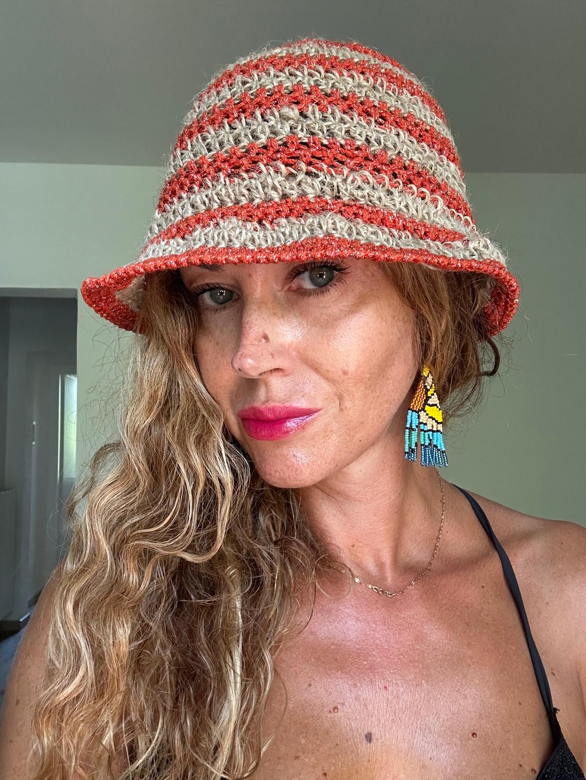 Cappello Laura fatto all'uncinetto in Juta, cotone e lurex
