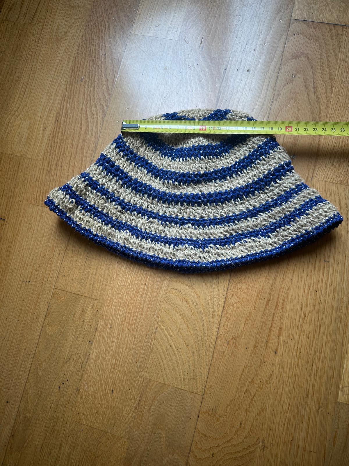 Cappello Laura fatto all'uncinetto in Juta, cotone e lurex