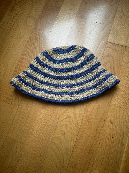 Cappello Laura fatto all'uncinetto in Juta, cotone e lurex