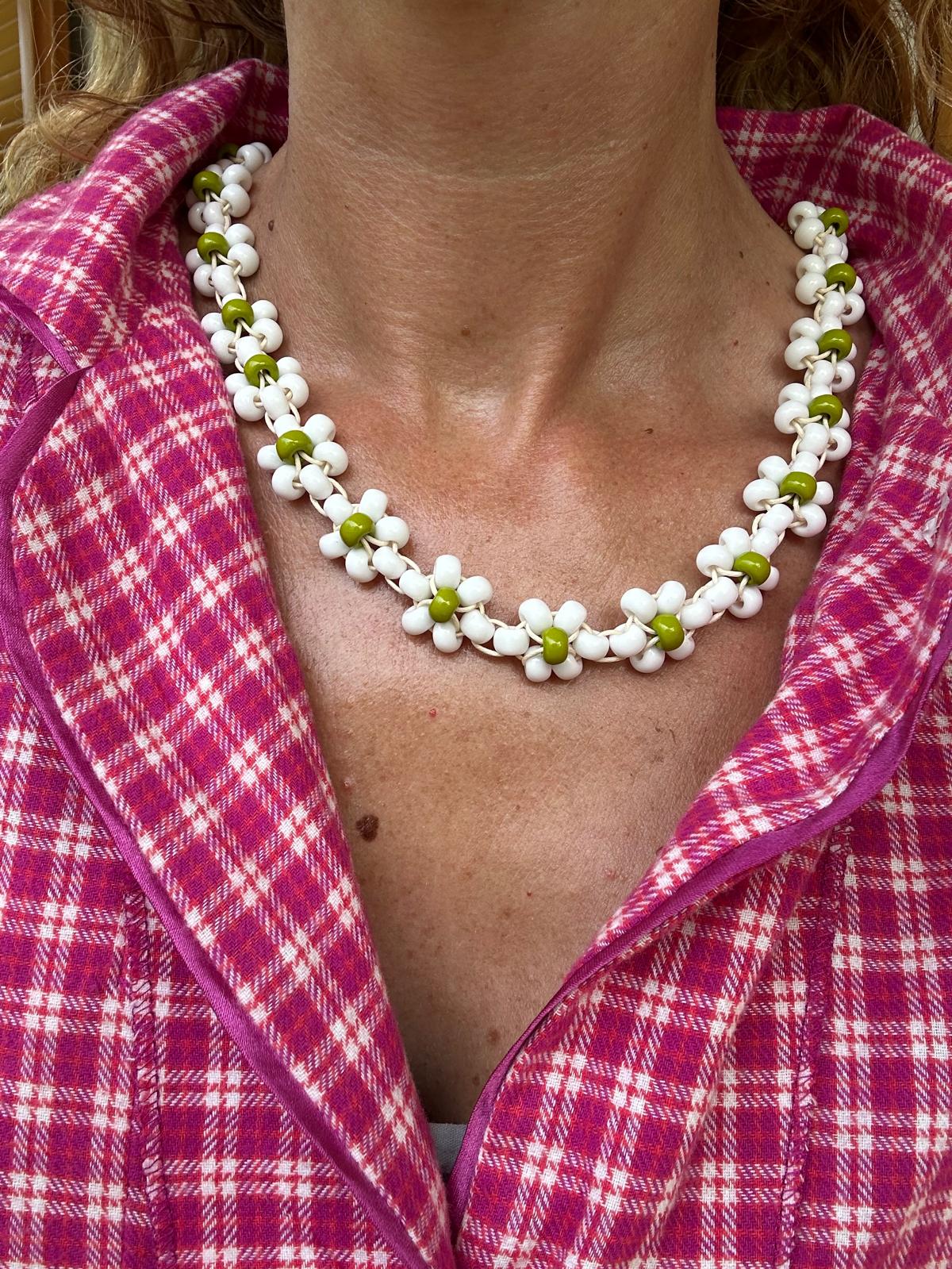 Collana Blossom fatta a mano con perline di vetro di Boemia