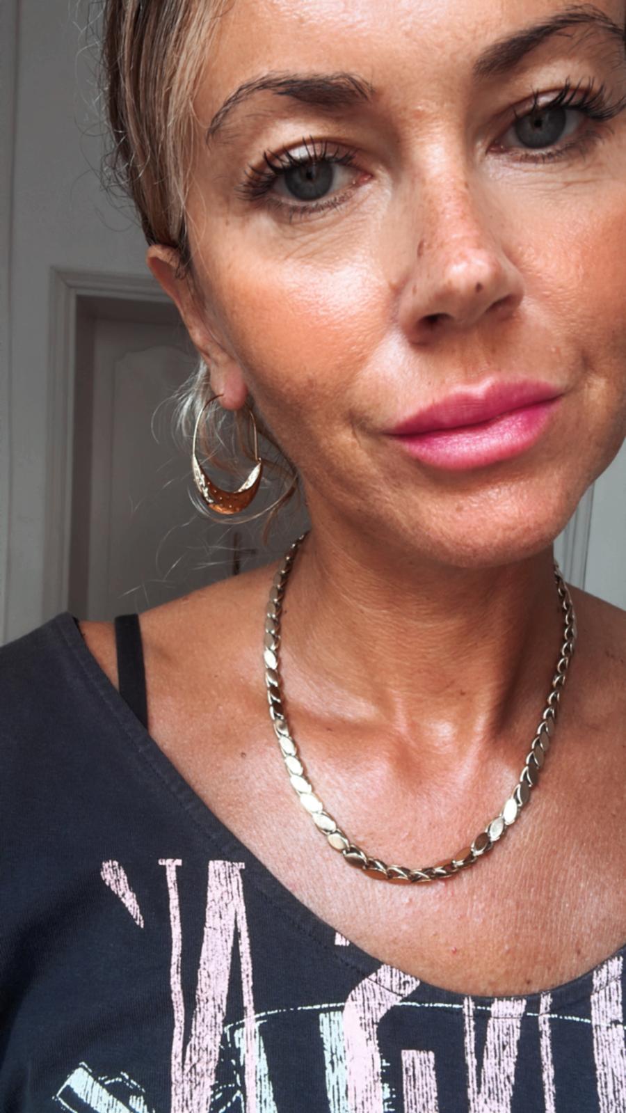 Orecchini in acciaio inossidabile e zirconi anallergici e waterproof "Vivian"