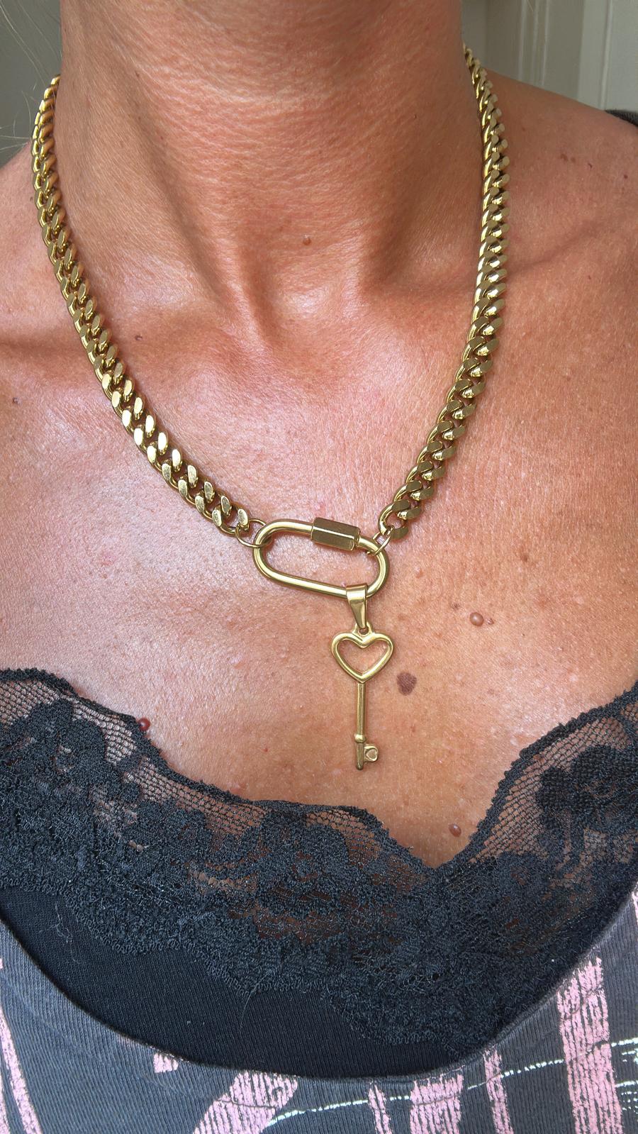 Ciondolo in acciaio inossidabile placcato oro 18k "Serena"