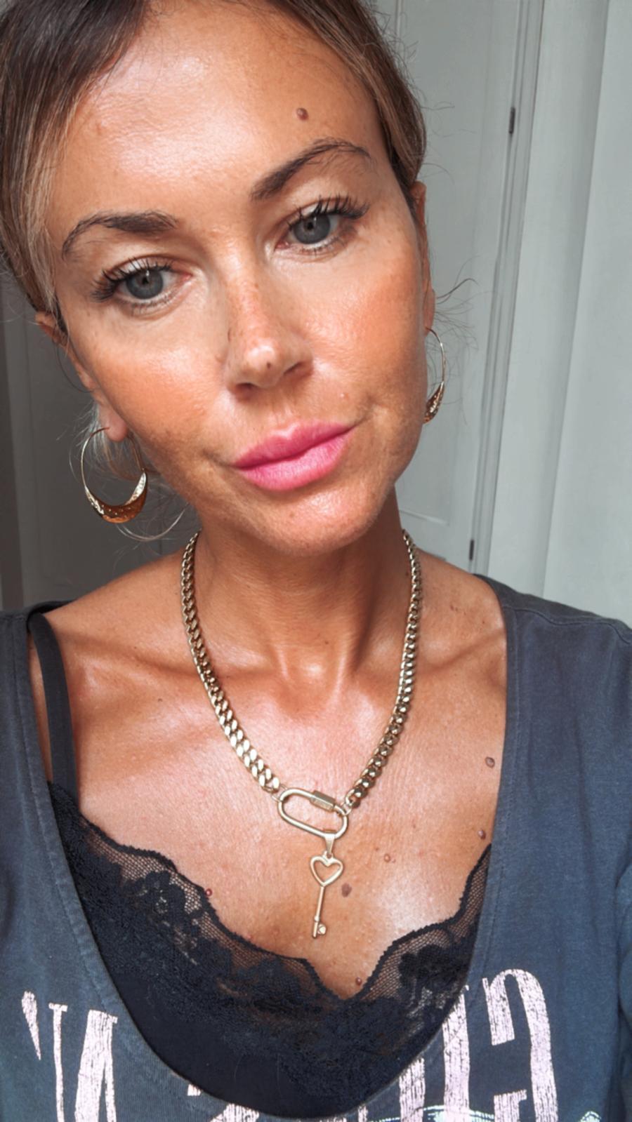 Ciondolo in acciaio inossidabile placcato oro 18k "Serena"