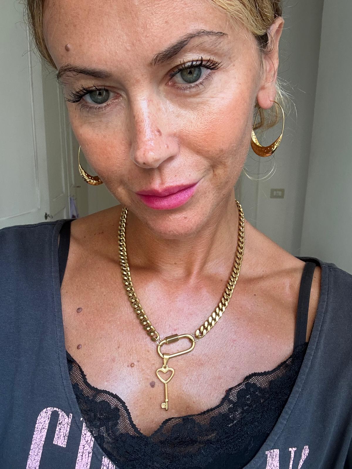 Ciondolo in acciaio inossidabile placcato oro 18k "Serena"