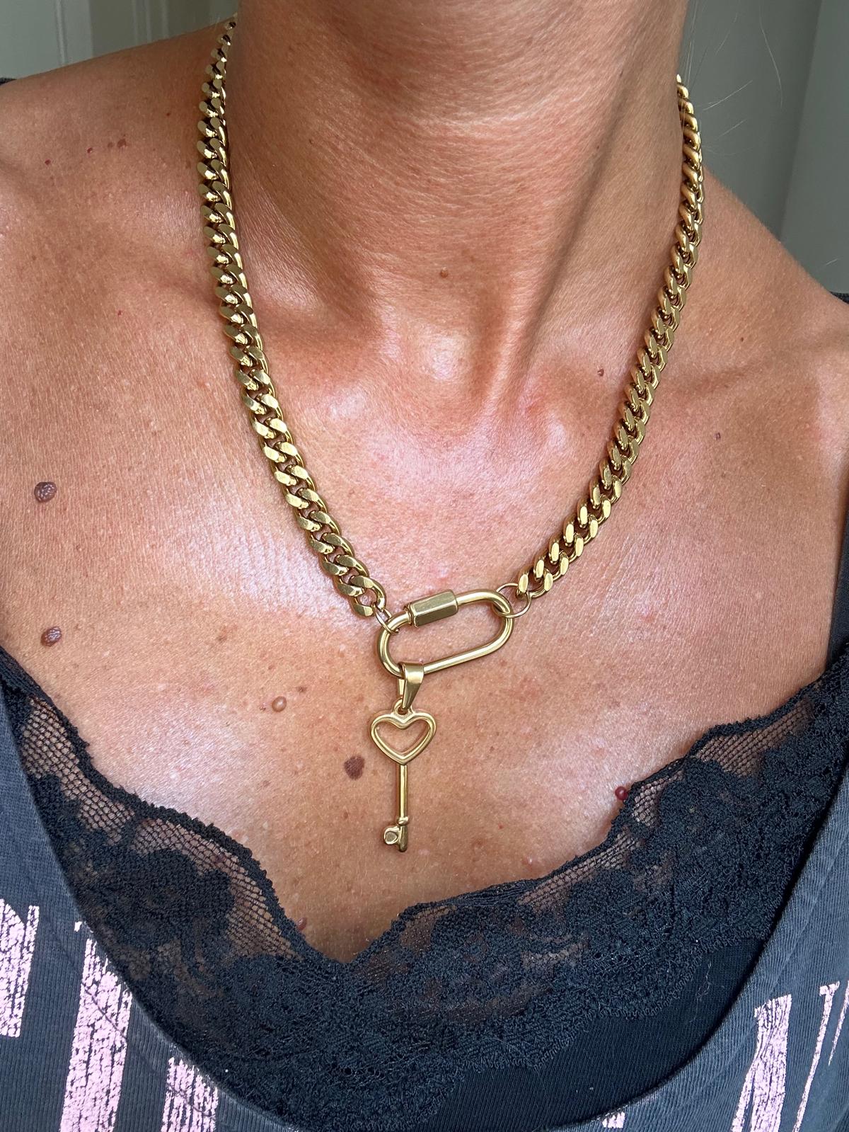 Ciondolo in acciaio inossidabile placcato oro 18k "Serena"