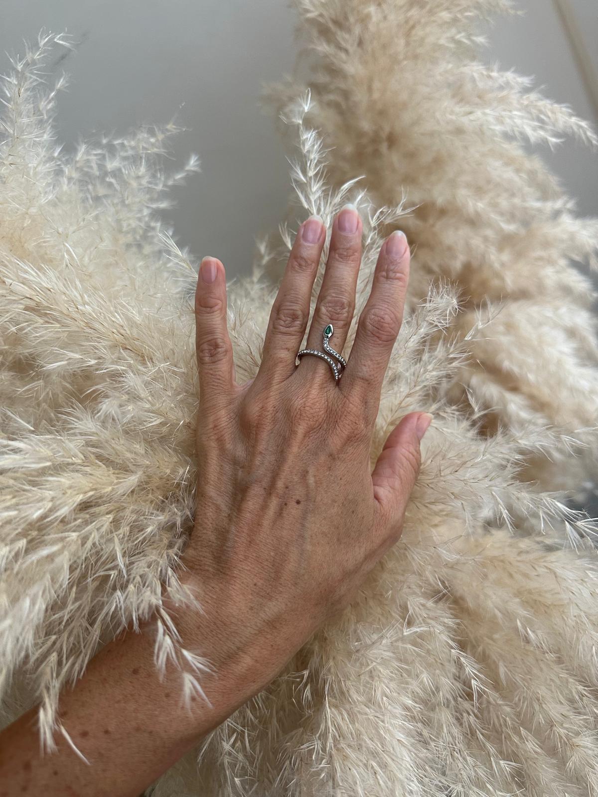 Anello in acciaio inossidabile e zircone anallergico e waterproof "Samantha"