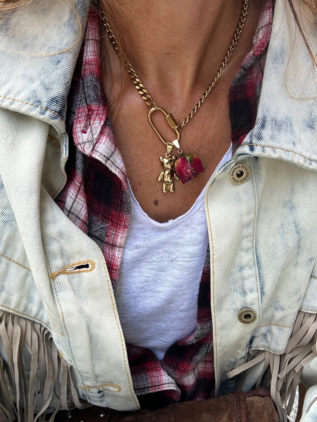 Ciondolo "Bocciolo" un vero bocciolo di rosa essicato e resinato