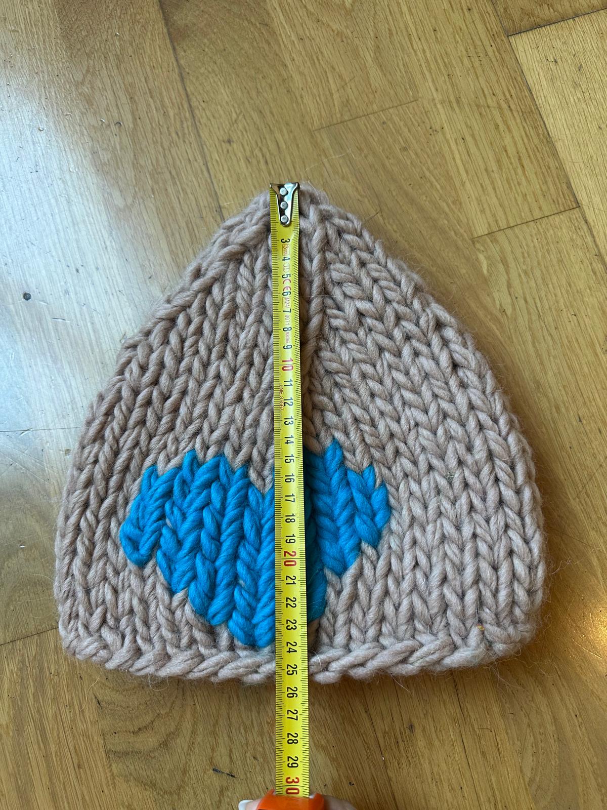 Cappello in pura lana fatto a mano in Italia "Cuore"