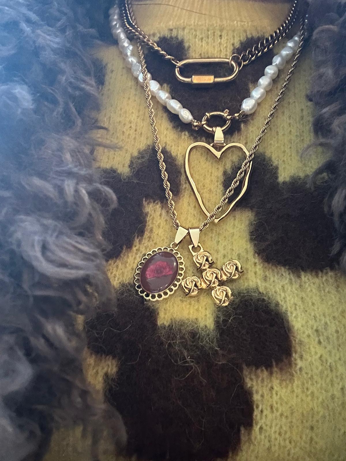 Ciondolo in acciaio inossidabile e resina "Sissy"