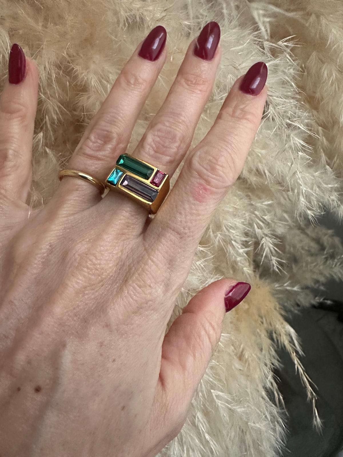 Anello in acciaio inossidabile e zirconi, anallergico e waterproof placcato oro 18K "Jackie"