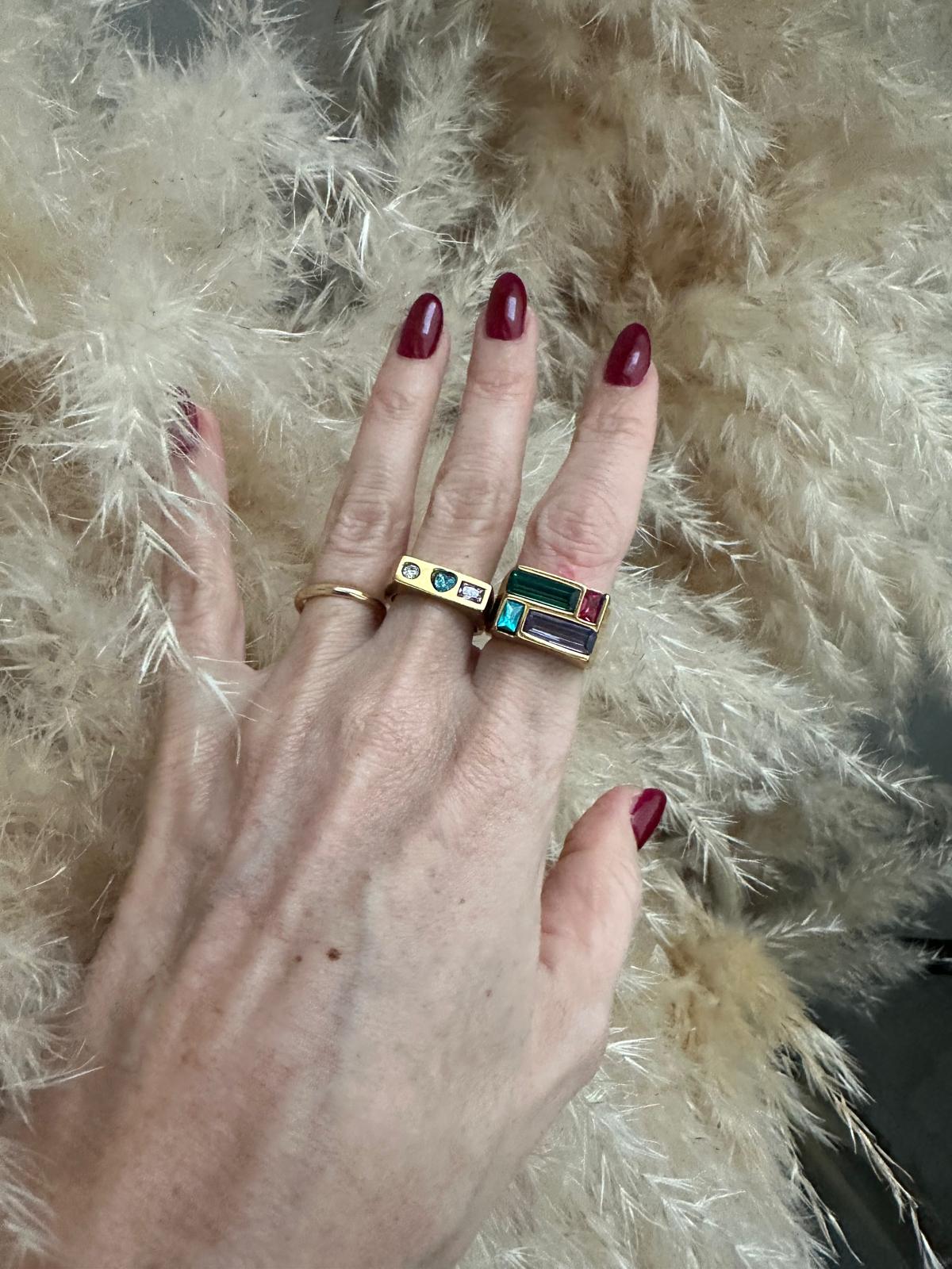 Anello in acciaio inossidabile e zirconi, anallergico e waterproof placcato oro 18K "Jackie"