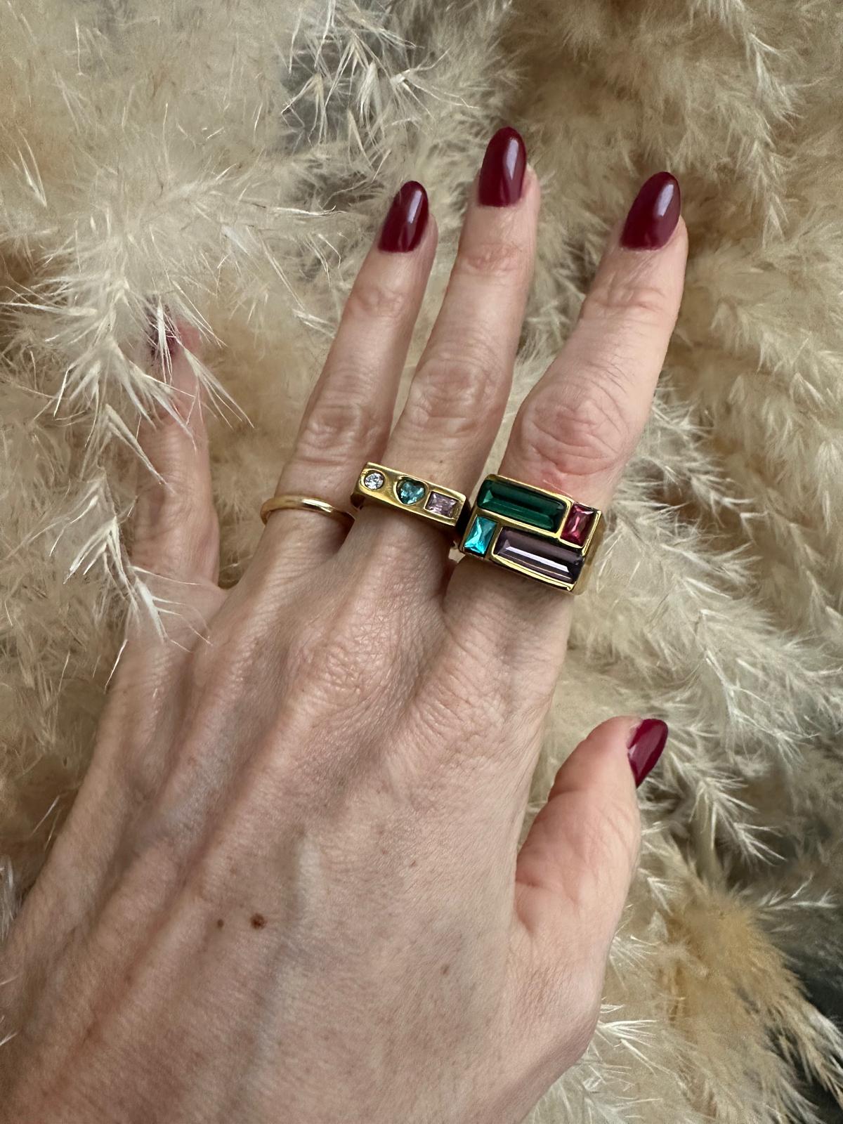 Anello in acciaio inossidabile e zirconi, anallergico e waterproof placcato oro 18K "Jackie"