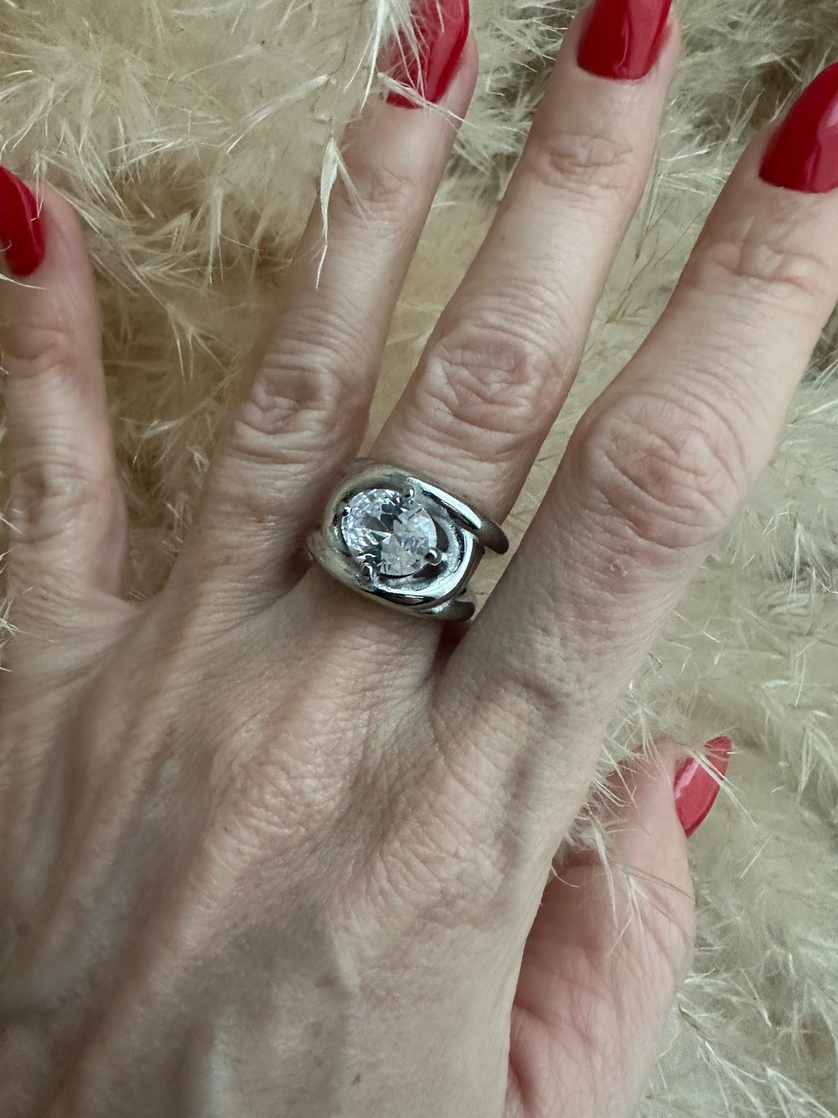 Anello in acciaio inossidabile e zircone anallergico e waterproof "Attimo"