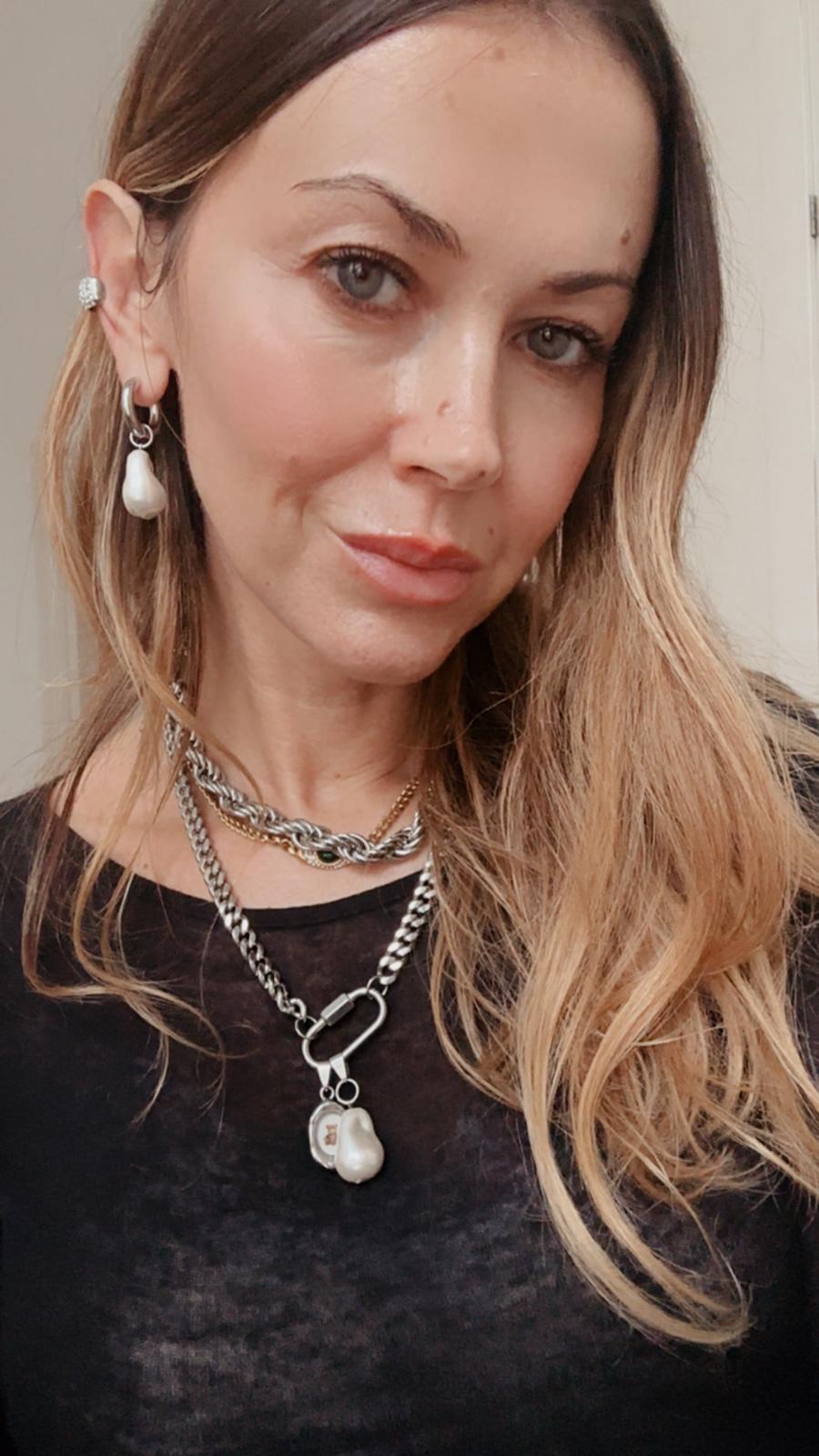 Ciondolo in acciaio inossidabile e perla barocca "Sciccheria"