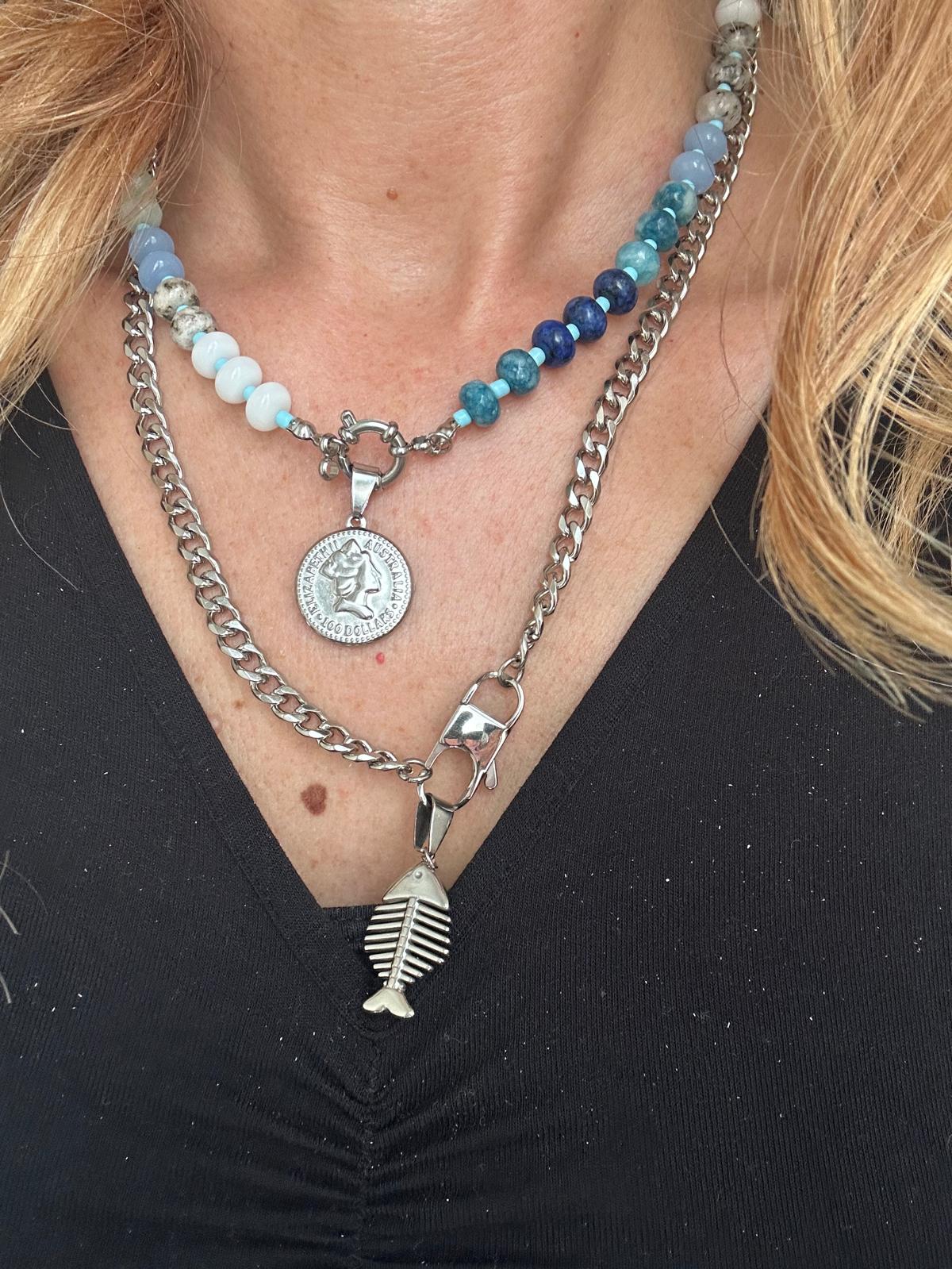 Collana in acciaio inossidabile e perle in pietra naturale "Becky"