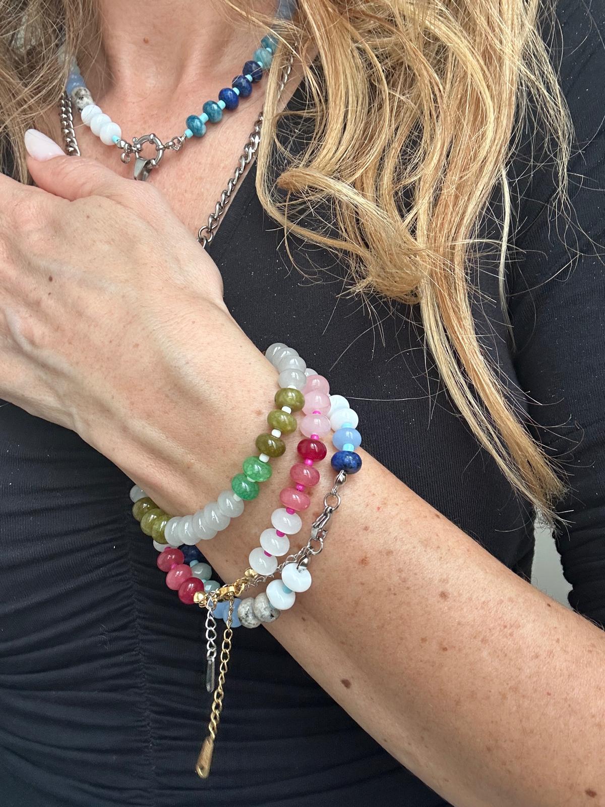 Bracciale con perle di pietra dura e acciaio inossidabile "Becky"