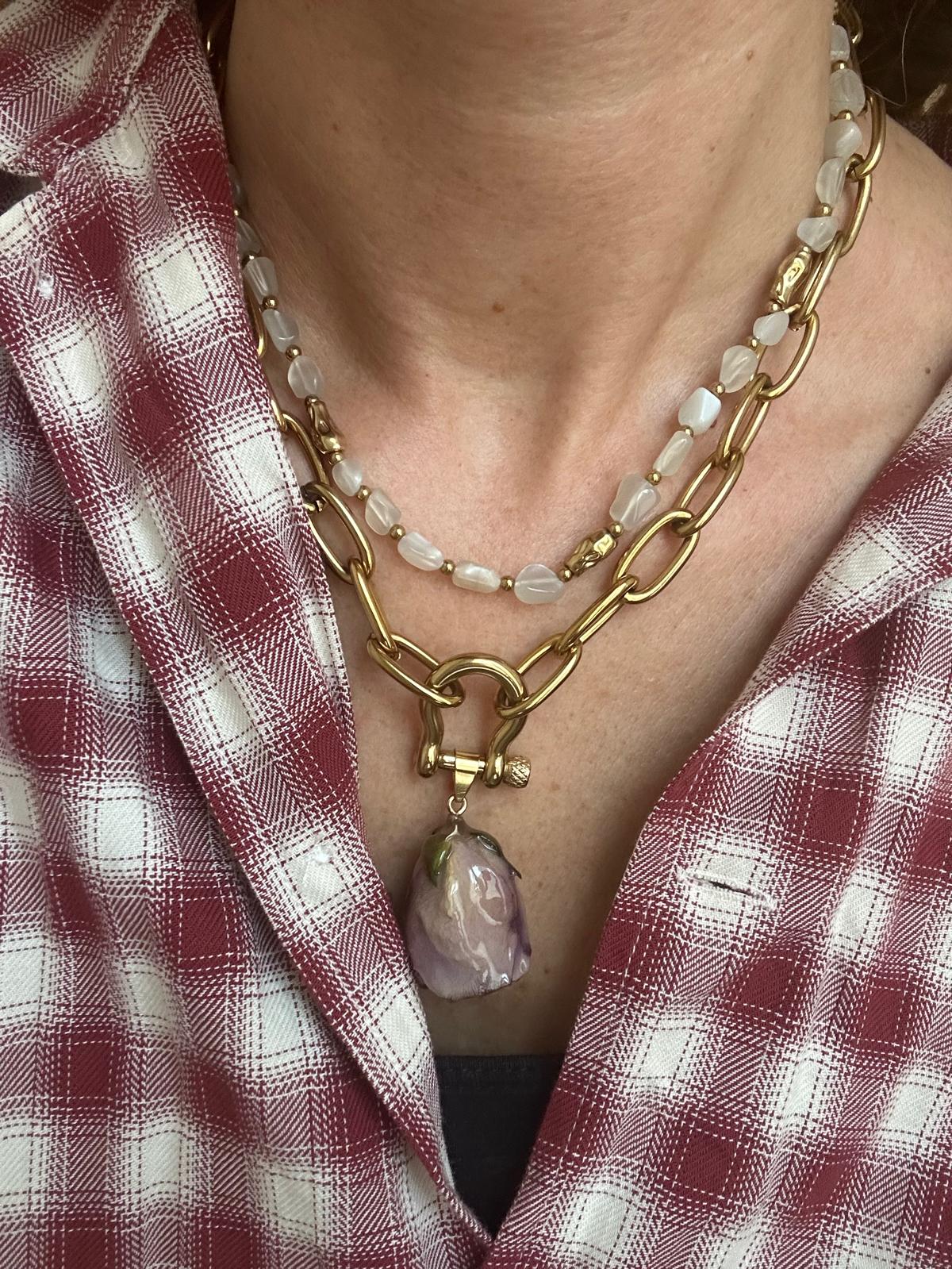 Collana in acciaio inossidabile e perle in pietra naturale "Blush"