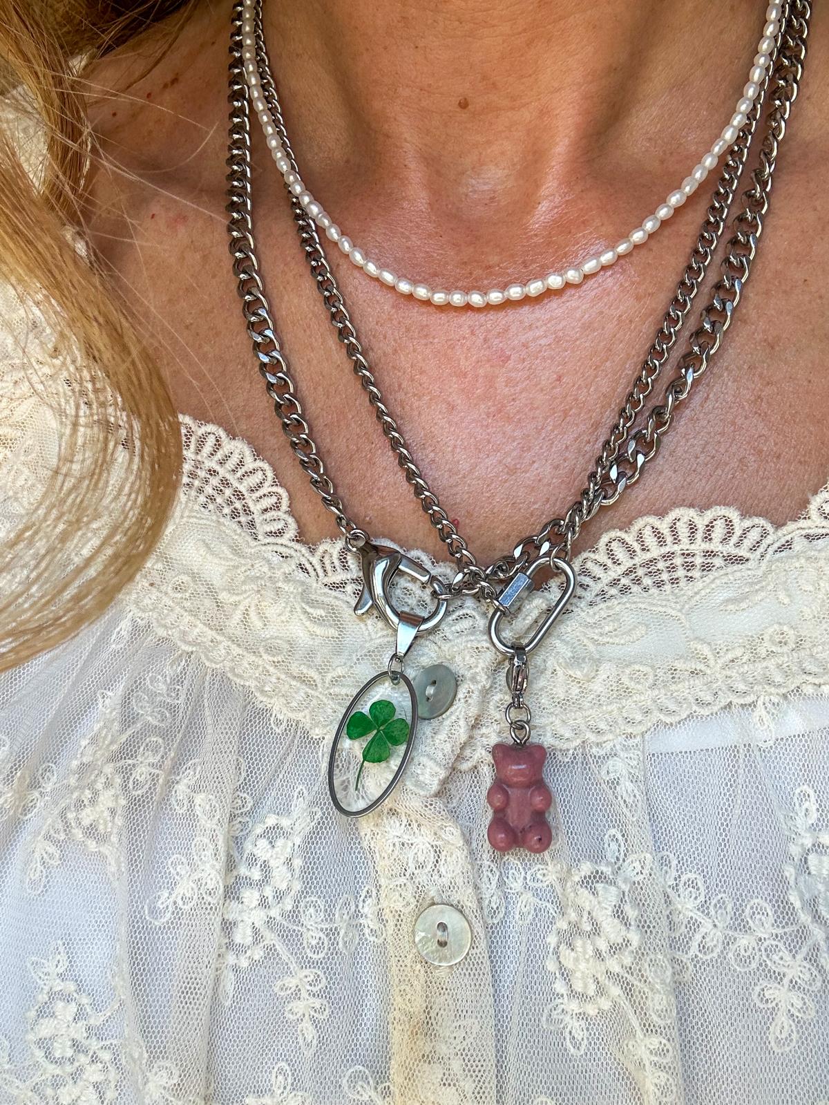 Ciondolo in acciaio inossidabile resina e fiori secchi placcato oro 18K "Fortunato"