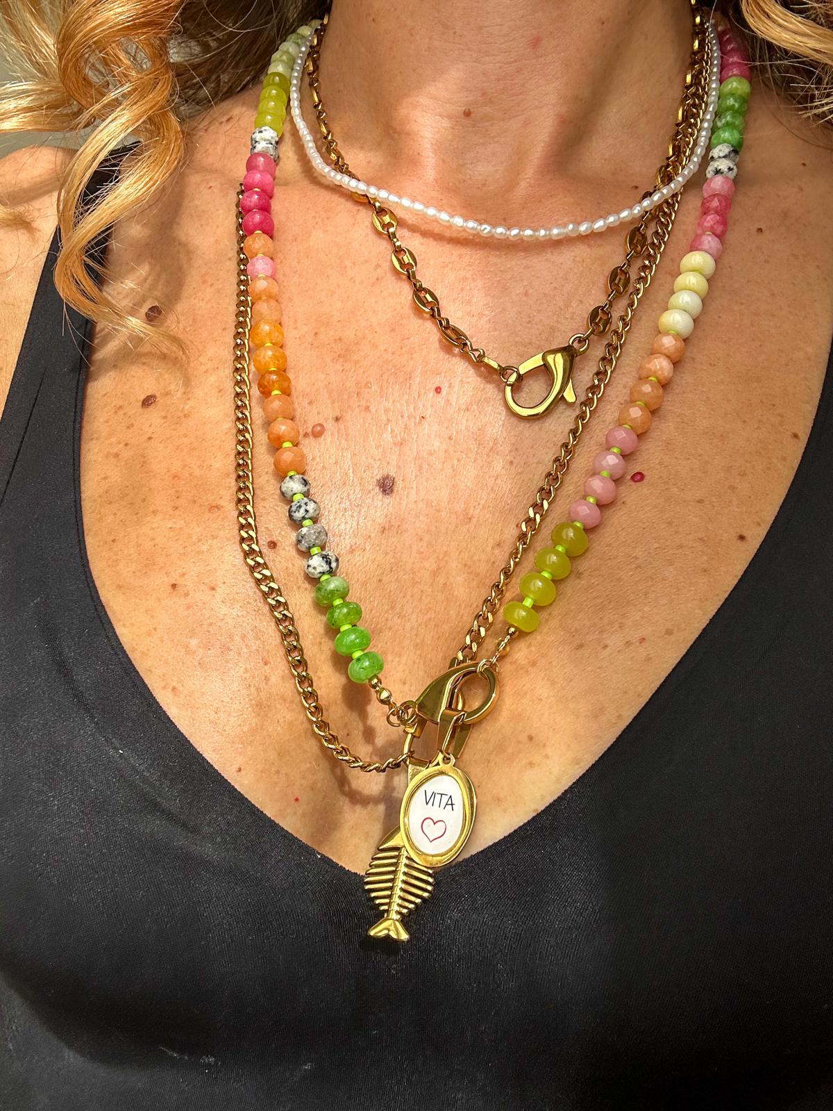 Collana in acciaio inossidabile e perle in pietra naturale "Debby"