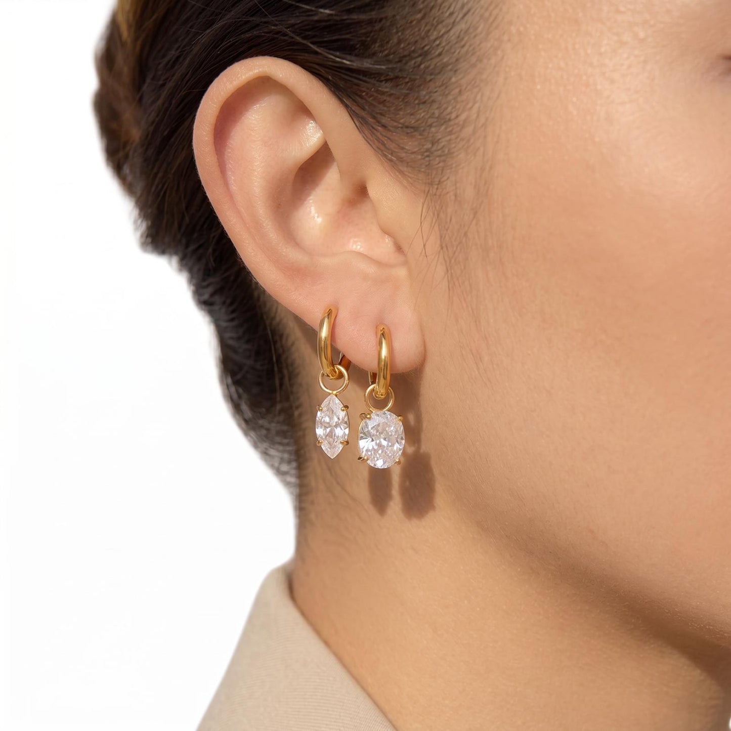 Orecchini in acciaio inossidabile anallergici e waterproof placcati oro 18K "Scintilla"