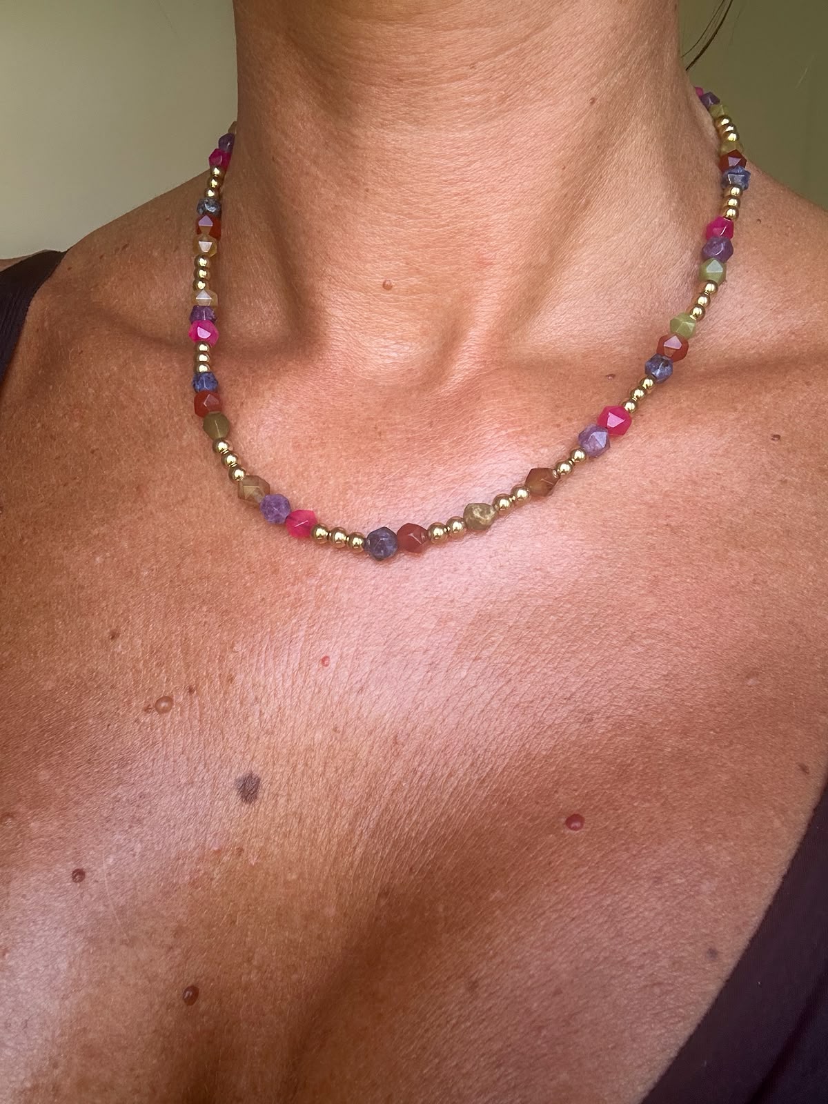 Collana in acciaio inossidabile e perline in pietra "Priscilla"