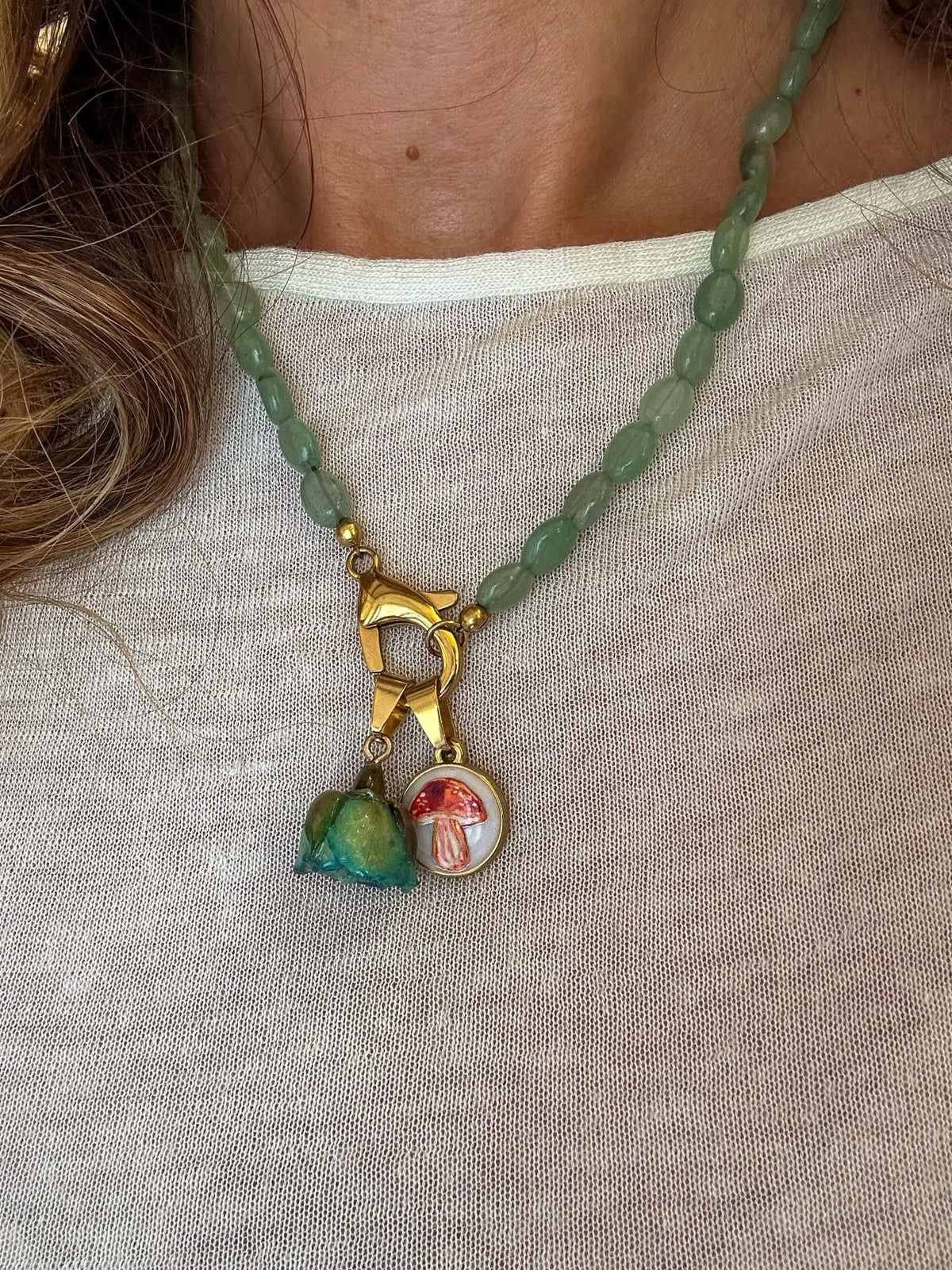 Ciondolo smaltato in acciaio inossidabile e ceramica "Fiaba"